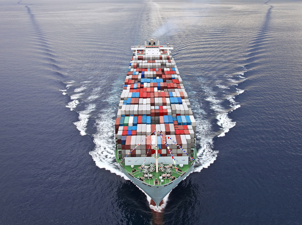 shutterstock_container_ship_Alex Kolokythas Photography